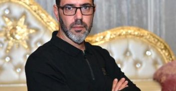 יוני יהב "משחרר" האסירים