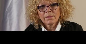 שופטת מחוזית נגד הקלות הבלתי נסבלת של השימוש במידע מודיעיני לסגירת צ'יינג'ים