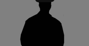 גרסת ההגנה של שוטר הנאשם שביצע מעשה מגונה בפאב