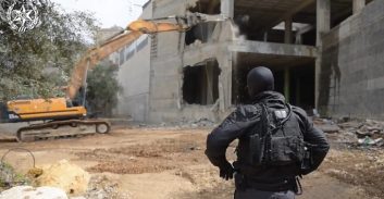 המשטרה: נהרסו שלושה מבנים לא חוקיים של משפחת חרירי באום אל פחם