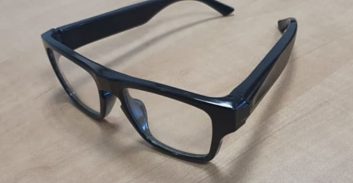 אישום: הקופאי בסופר צילם מאות כרטיסי אשראי עם משקפיים מיוחדים