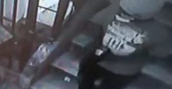 פורץ גנב תרומות שאספה אמא להכנסת ספר תורה לזכר בתה שנהרגה בתאונה