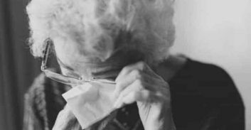 שלושה עצורים בחשד לשוד אלים של קשישה בת 92 בב"ש