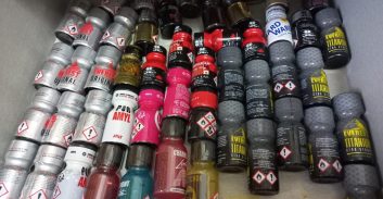 ראשל"צ: אלפי כדורי ויאגרה מוברחים ותרופות נתפסו בחיפוש בבית