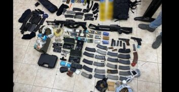 המשטרה: שבעה מריינה נעצרו עם נשק בדרך לפיגוע פלילי