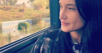 משרד השיכון מסרב לאשר דיור ציבורי לאם חד-הורית כי נסתה לרכוש דירה לפני 15 שנה