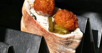 מס הכנסה פשט על מזנונים בצומת גלילות