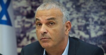 בעקבות החשד למעילה ביונט קרדיט: משה כחלון הודיע על התפטרותו 