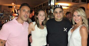 אתי כרייף מפרגנת בחיפה לכתב החברה המוביל