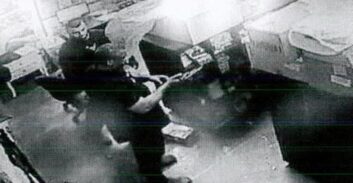 ג'לג'וליה: סרטון אבטחה הפליל אב ובנו בהחזקת אקדח ותחמושת במוסך