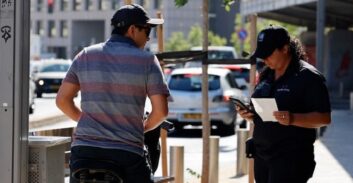 ת"א: מבצע הסברה ואכיפה נגד רוכבי דו-גלגליים חשמליים