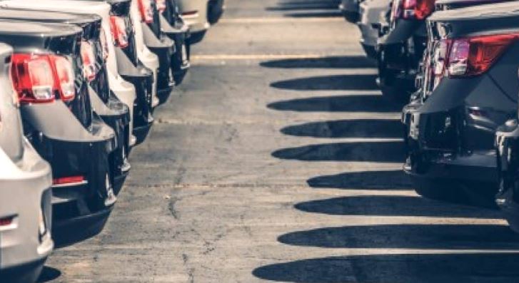 מגרש מכוניות