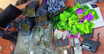 ירושלים: הבלשים הריחו סמים ועצרו מוכר למשטרה עם 12 ק"ג קנאביס וחשיש