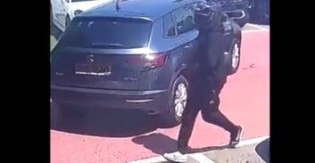 החשד: כיפה אדומה במגרש רכבים בפתח תקווה