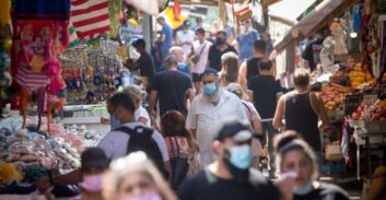 מבצע ביקורת של רשות המסים בשוק הכרמל ושוק התקווה