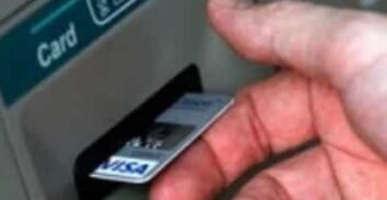 נתניה: ארבעה חברי כנופיה חשודים בזיוף כרטיסי אשראי