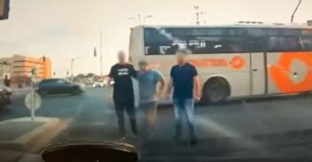 הציל פעוט שנפל מרכב וזכה בתביעה נגד הנהגת והביטוח