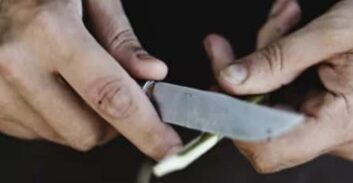 חשד: נאשם בתיק רצח איים על המפקחת שלו