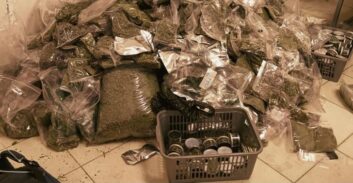 "ריח חריף של סמים באוויר": קרלו ועשרות ק"ג מריחואנה בדירה בפ"ת