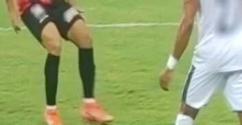 הכדורגלן החשוד בתקיפת בת זוגו ייצא לאימונים בפיקוח בכיר בקבוצתו