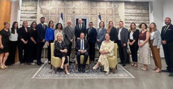 פרשה 512: נשיא המדינה עושה כבוד לצוות הפרקליטות