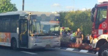 נהג אוטובוס חשוד במעורבות בדריסת בת 60 למוות ברעננה