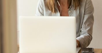 אי הרשעה לרואת חשבון שחדרה למחשבי ביטוח לאומי ופגעה בפרטיות