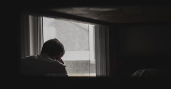 משרד השיכון סירב להקצות לנכה חולה ואב לשניים דירת שלושה חדרים