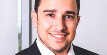 עו"ד משה פלמור