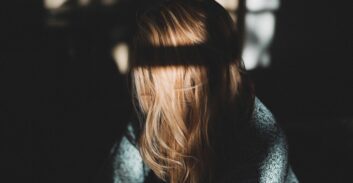 הסדר טיעון לצעירה מקריית מלאכי שתקפה את הוריה ושוטרים