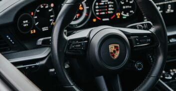 בוטל כתב אישום נגד נהג פורשה שהואשם בנהיגה בחוסר זהירות