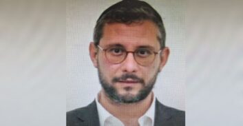 איש חינוך נעצר בחשד לעבירות מין בקטינים בעת שהיה מנהל בחו"ל