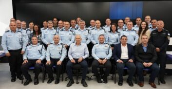 השר בר-לב נפרד ממשטרת ישראל ומשירות בתי הסוהר