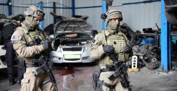 צפו: יחידת אתגר פשטה על מוסכים סמוך לג'נין