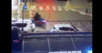 תיעוד: מוכר למשטרה נפצע קשה מירי בהרצליה