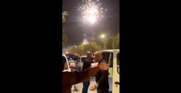 שיירות וזיקוקי דינור בקבלת הפנים לאיימן כראג'ה עם שחרורו מהכלא