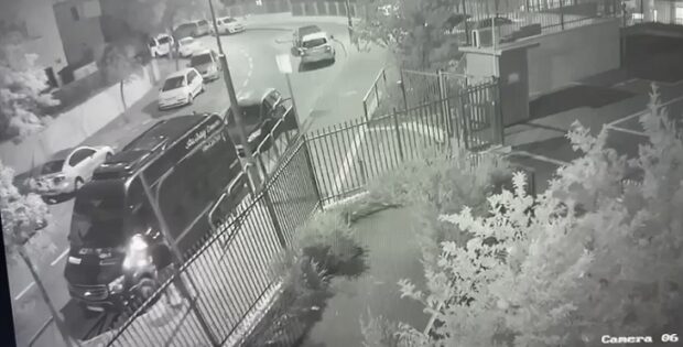 צפו בסרטון: תושב מזרח ירושלים נאשם בהצתת רכב הסעות בפסגת זאב