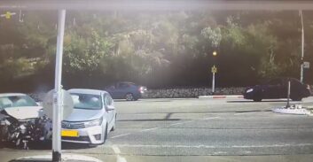 15 ימי פסילה לנהג שחצה צומת ברמזור אדום וגרם לתאונת דרכים