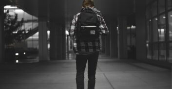 חשד: תלמיד י"ב החזיק בבית הספר חצי קילו גראס ואקסטזי