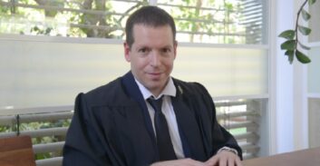 עו"ד אייל בסרגליק קורא לחימי להתפטר מראשות הלשכה