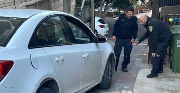 חשד: דרסה בשוגג את בן משפחתה בן ה-8 ופצעה אותו קשה