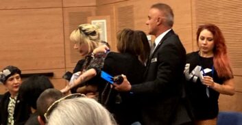 סערה בכנסת: החשפניות סולקו מדיון בנושא מועדוני החשפנות של תל אביב