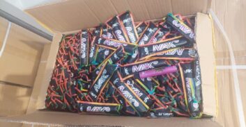 יבואן צעצועים חשוד בניסיון להבריח 61 אלף סיגריות אלקטרוניות לישראל