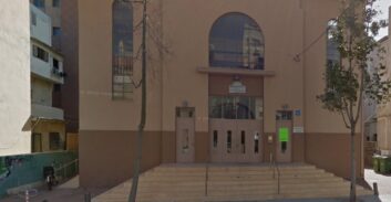 זיכוי לנהג קשיש שהואשם בחניה על המדרכה סמוך לבית כנסת