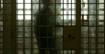 אישום: אסיר עולם בכלא רימונים תקף סוהר ושבר לו שן