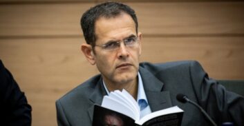 ח"כ משה סעדה, העדות בתיק רונאל פישר והצעת החוק לניתוק מח"ש