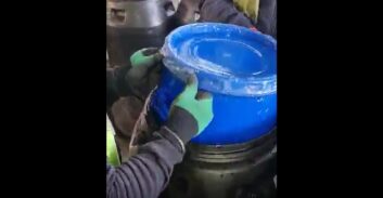 ניסיון להברחת ענק של תרופות לטיפול באימפוטנציה בתוך חביות חמוצים