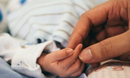 הפרקליטות מערערת על עונש קל לאב שהורשע בהתעללות חמורה בבנו התינוק