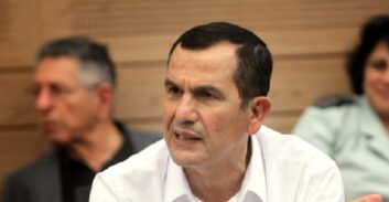 האישומים נגד ראש עיריית אור עקיבא יעקב אדרי: שוחד וגניבה בחצי מיליון שקל