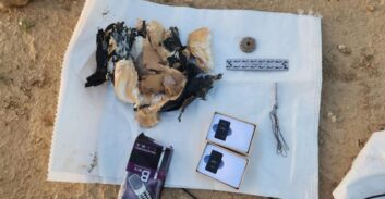 מוכרים למשטרה מב"ש נעצרו ברכב עם אקדח ומטען חבלה